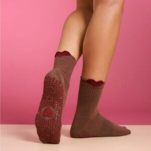 MoveActive Crew Non Slip Grip Socks - Heartfelt NWT
